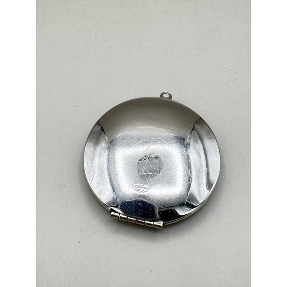 Vintage Sterling Silver Floral and Heart Design Locket Pendant - Picture 4 of 11